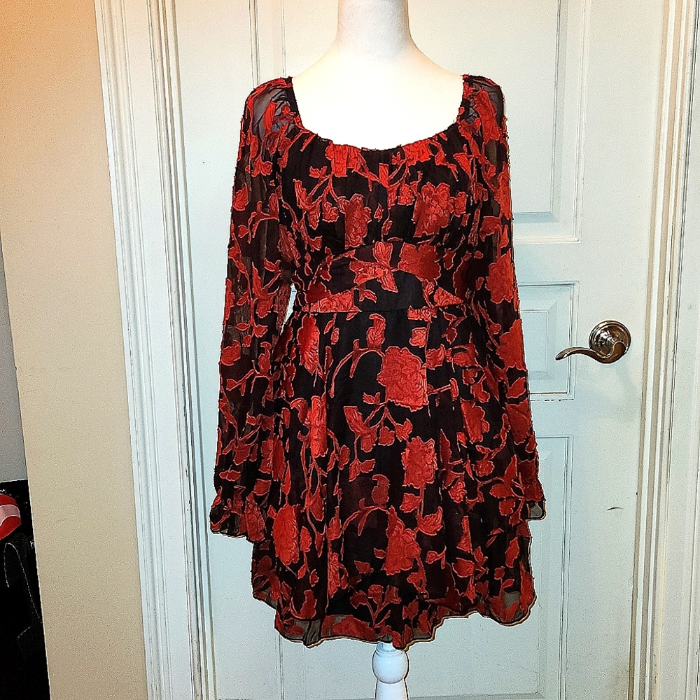 Charmed Hearts Medium red and black dress